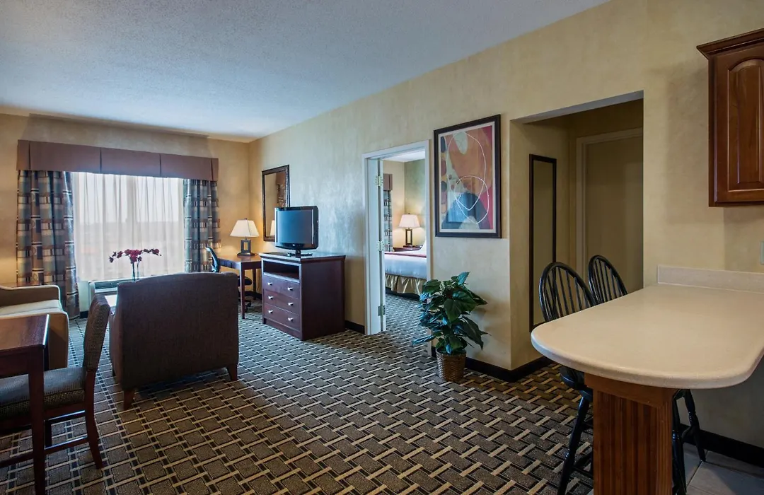 Holiday Inn Express Hotel & Suites Youngstown North-Warren/Niles By Ihg-1