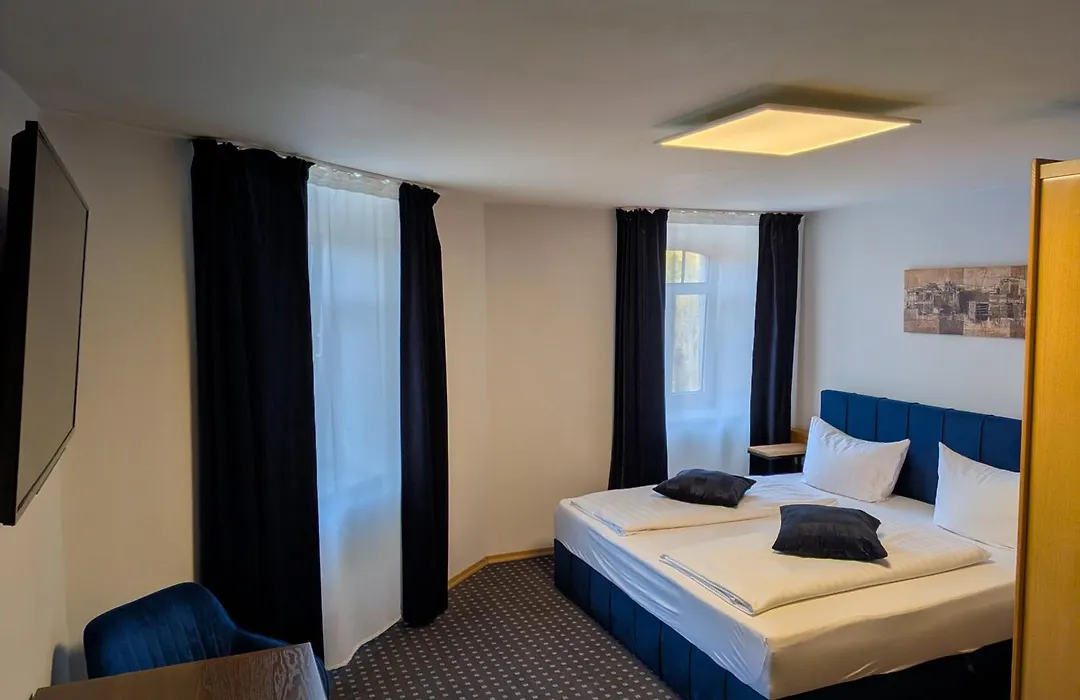 Hotel in-1
