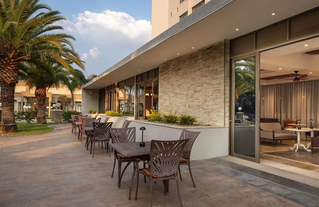 Moevenpick Hotel Windhoek-1