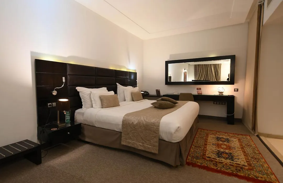 Business Hotel-1