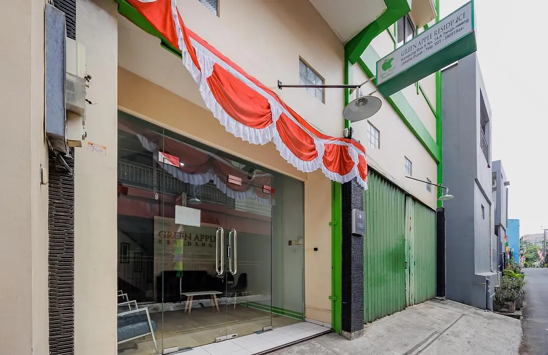 Green Apple Residence Near Sarinah Mitra Reddoorz-1