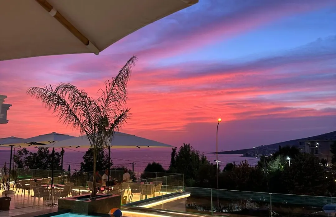 Hotel Oasis-1