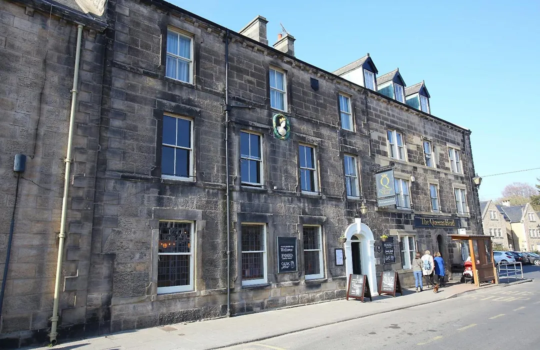 Queens Head-1