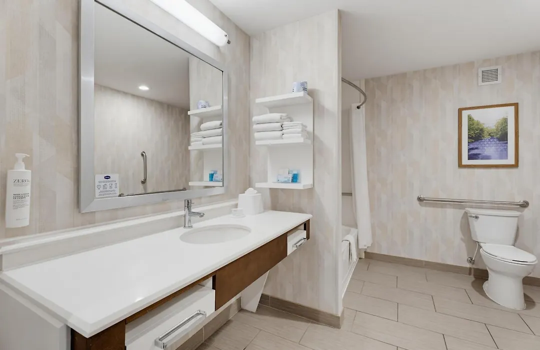 Hampton Inn By Hilton Detroit Dearborn, Mi-1
