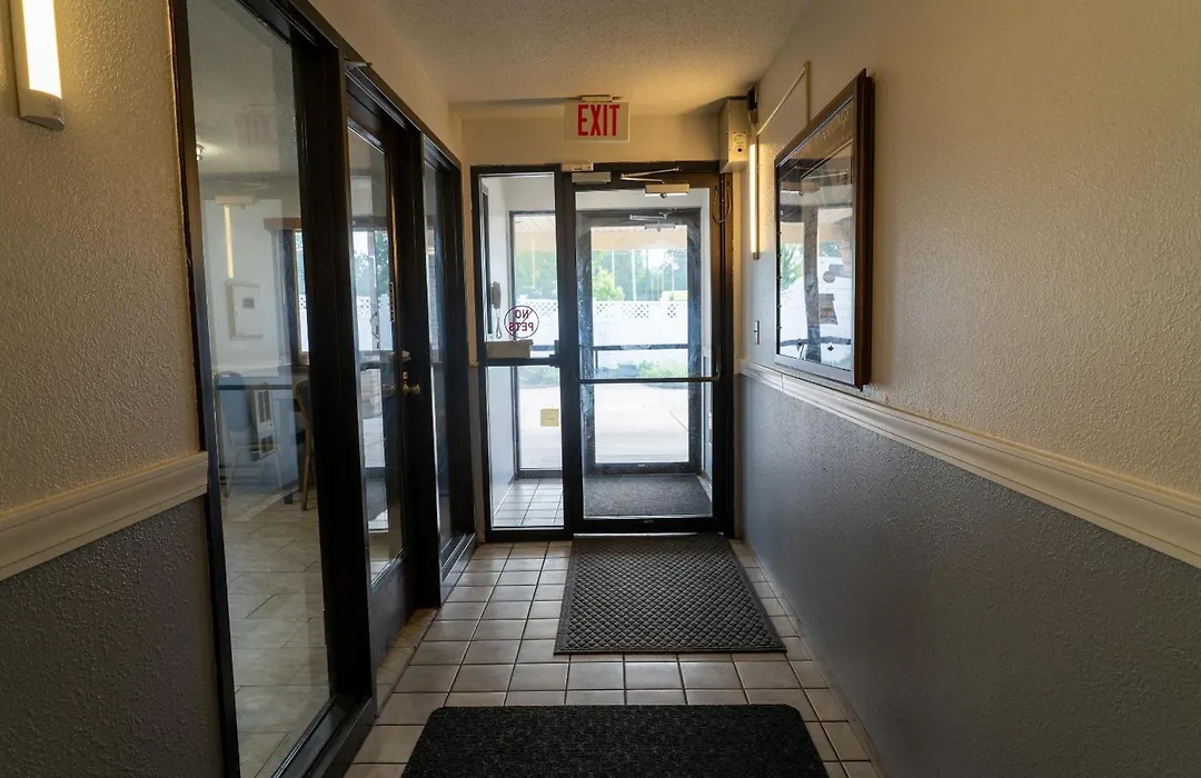 Coratel Inn & Suites By Jasper Hastings-1