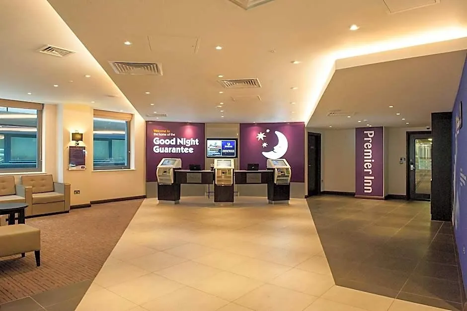 Premier Inn London Bank-1