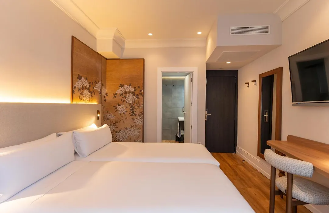 Petit Palace Cliper-Gran Via-1