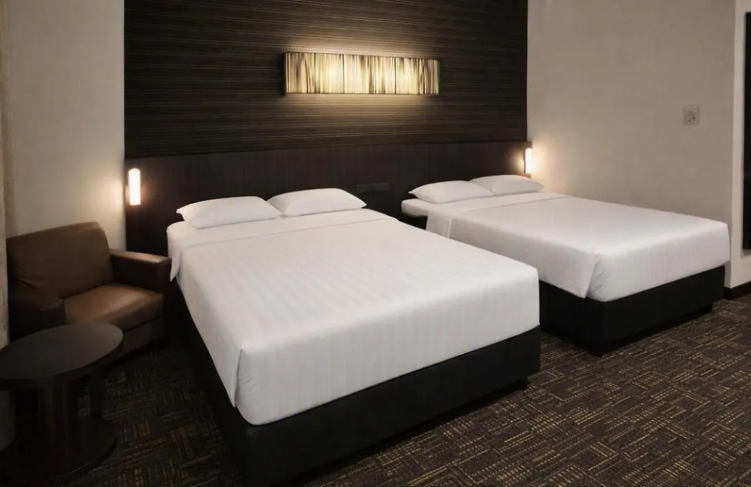 Hotel Royal Queens-1