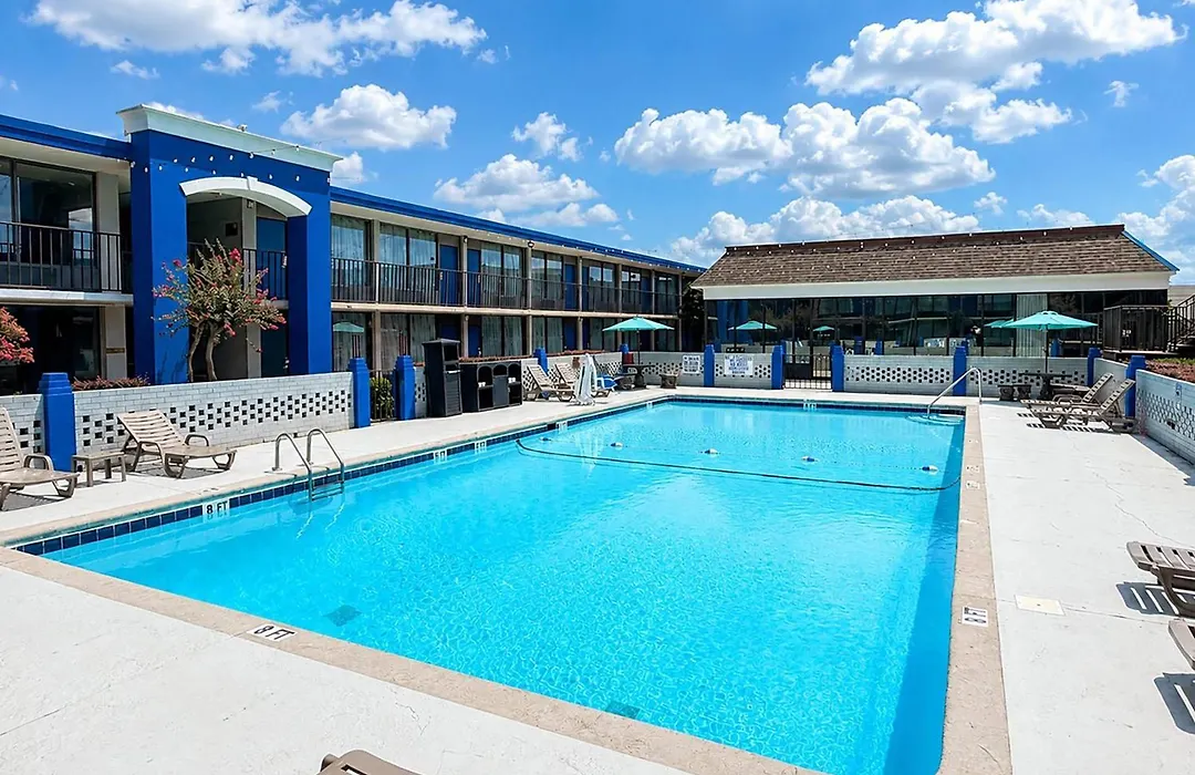 Clarion Inn-1