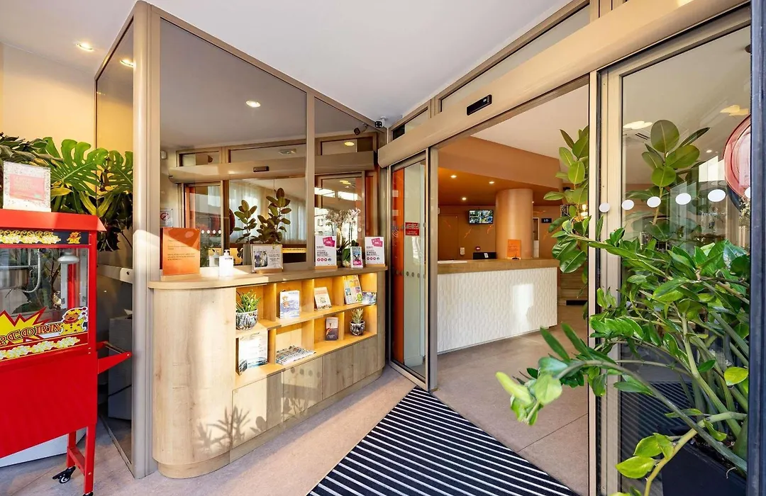 Ibis Styles Marseille Centre Prado Place Castellane-1