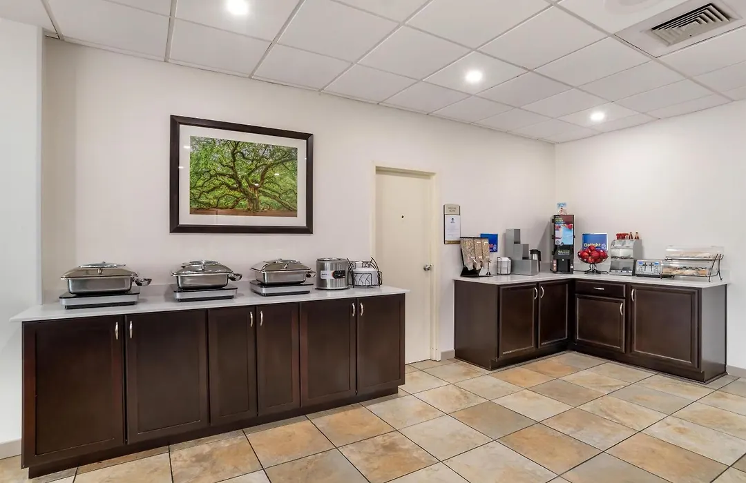 Best Western Crossroads Inn-1