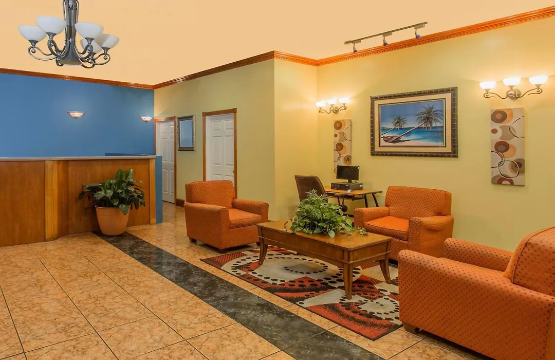 Days Inn By Wyndham Fort Myers-1