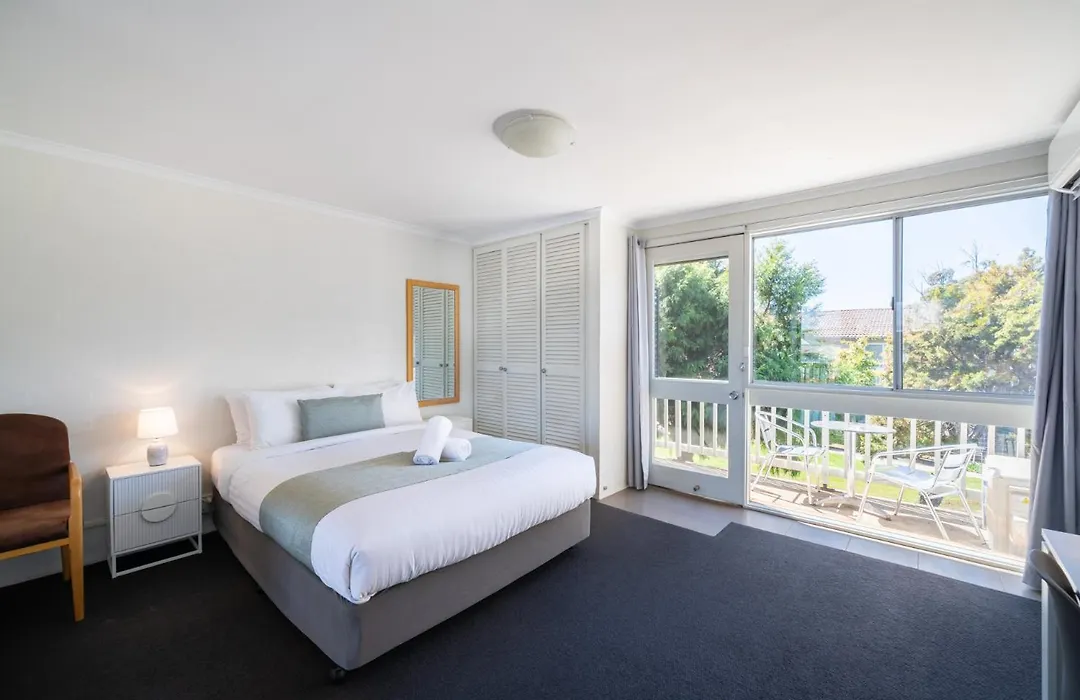 Bathurst Studio Apartments-1