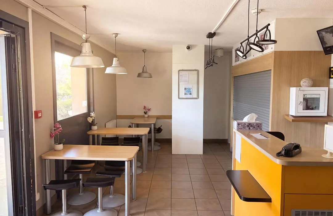 Unisotel Montauban Ex F1-1