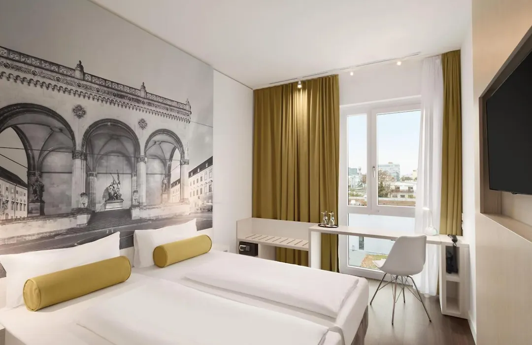 Super 8 By Wyndham Munich City North-1