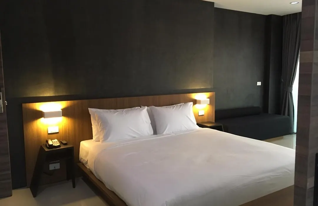 Phoenix Grand Patong-1