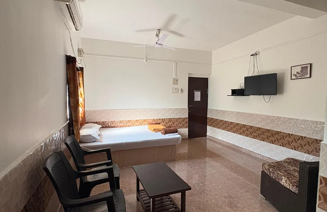 Leon Hide Out Guest House-1