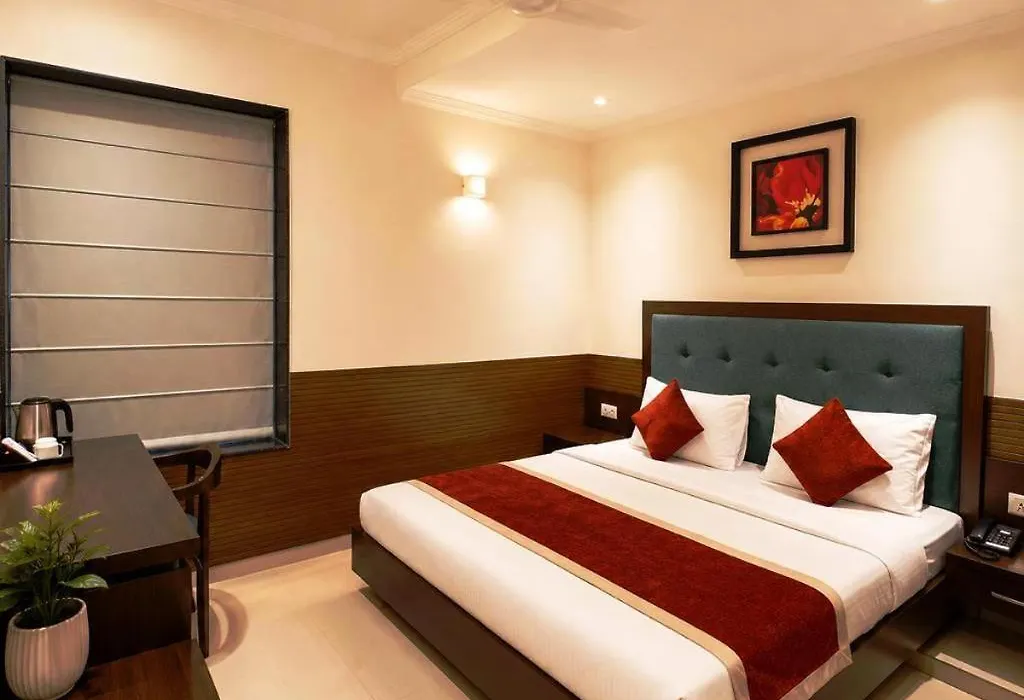 Status Business Hotel - Naveen Market-1