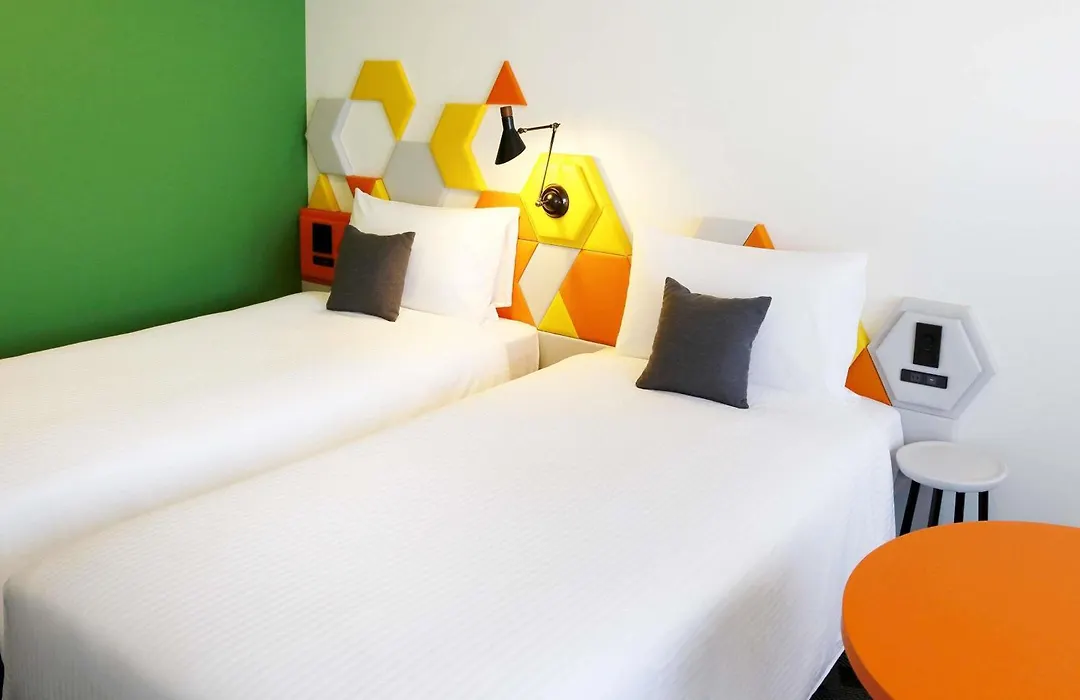 Ibis Styles Tokyo Bay-1
