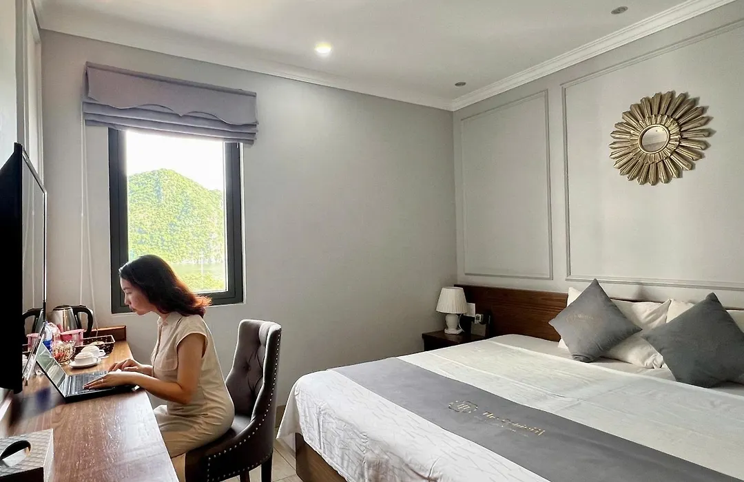 The Confetti Hotel Ha Long-1