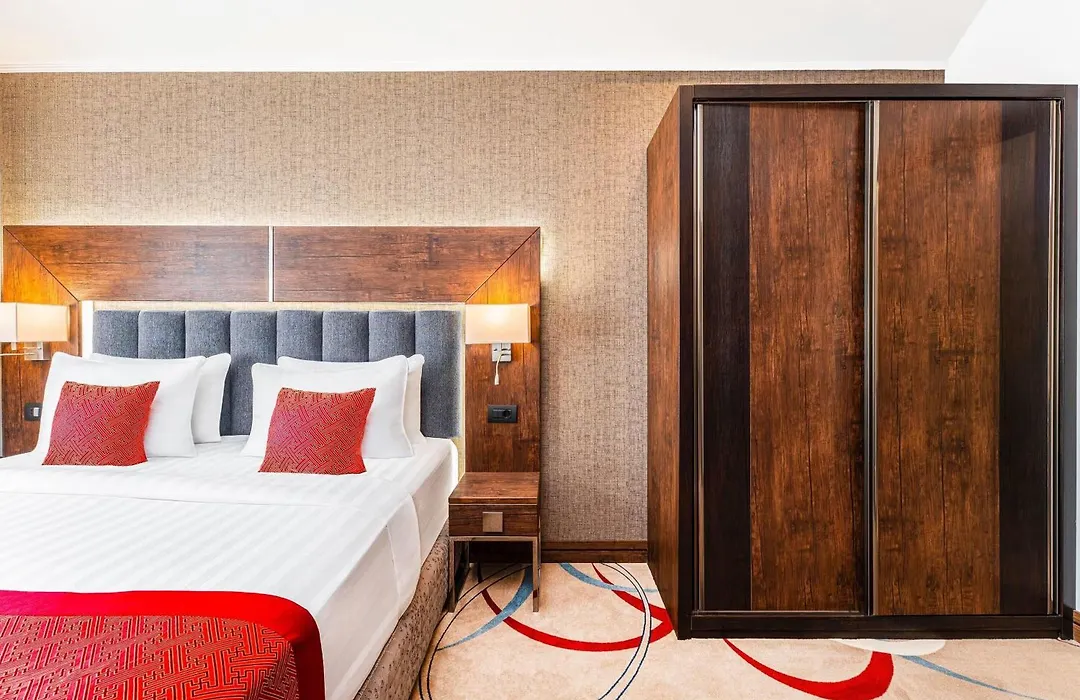 Ramada Hotel & Suites By Wyndham Yerevan-1