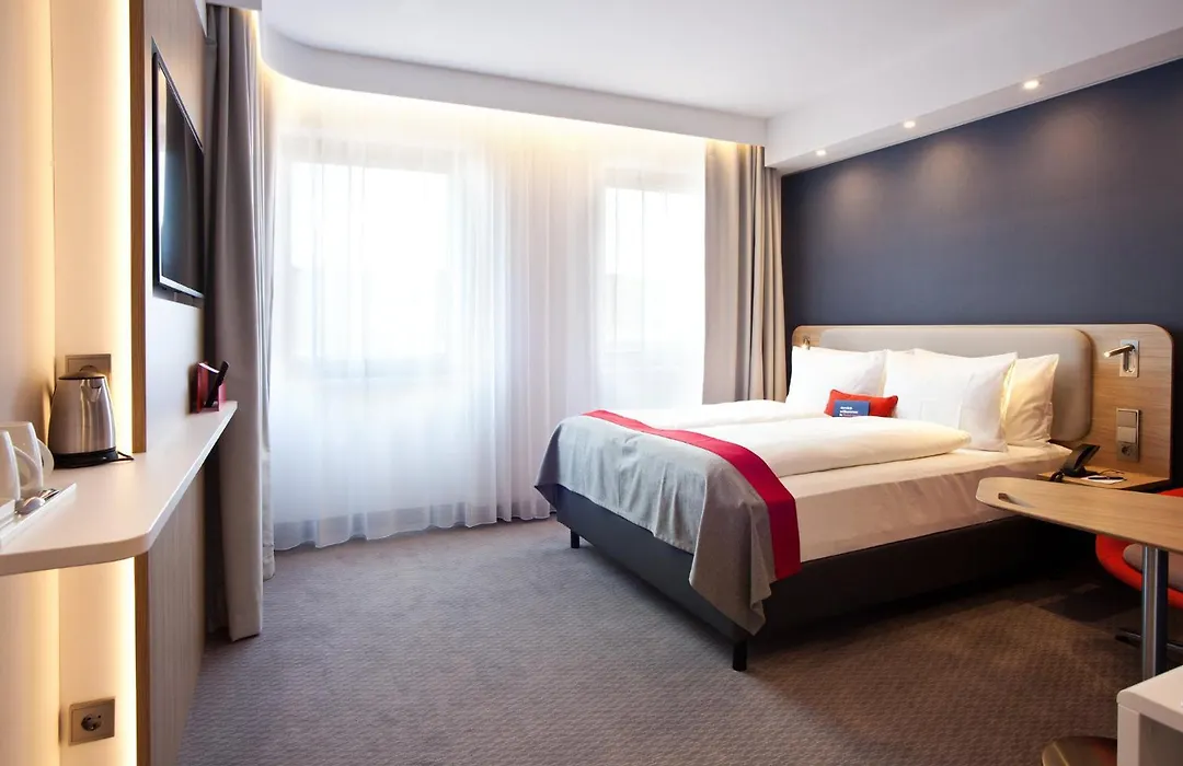 Holiday Inn Express - Saarbrücken, an IHG Hotel-1