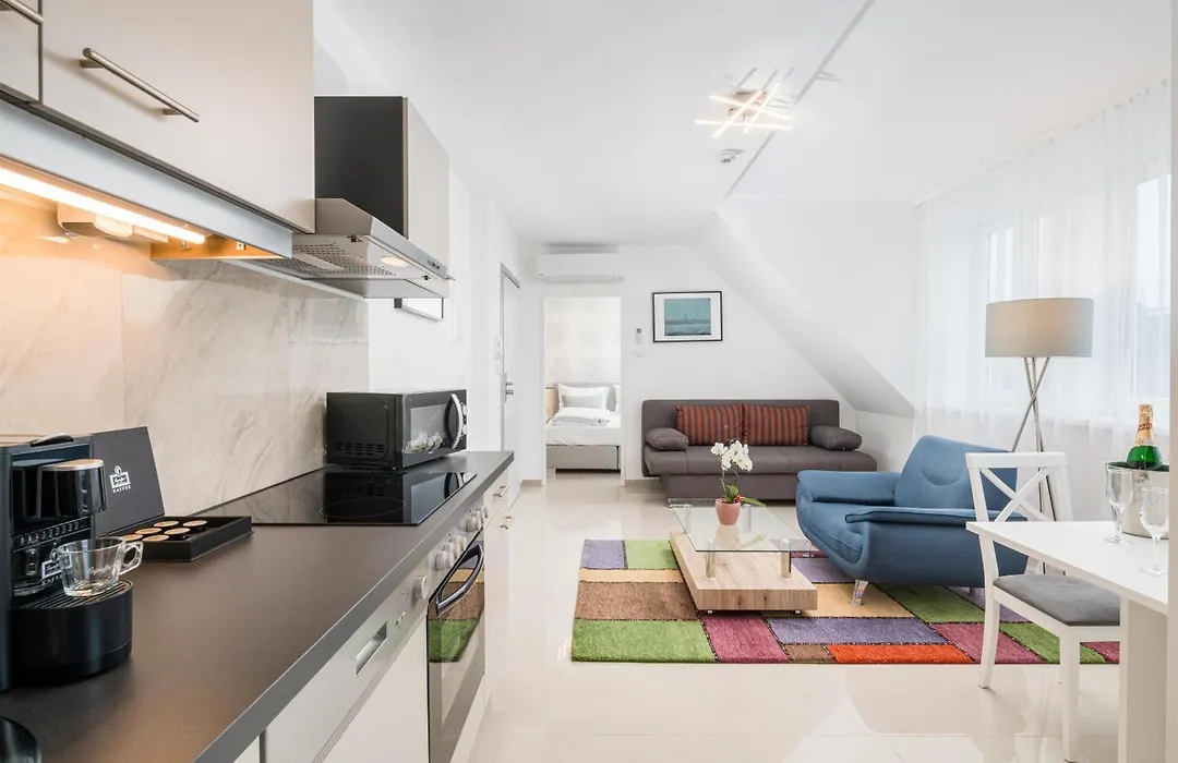 Best Western Plus Celebrity Suites-1