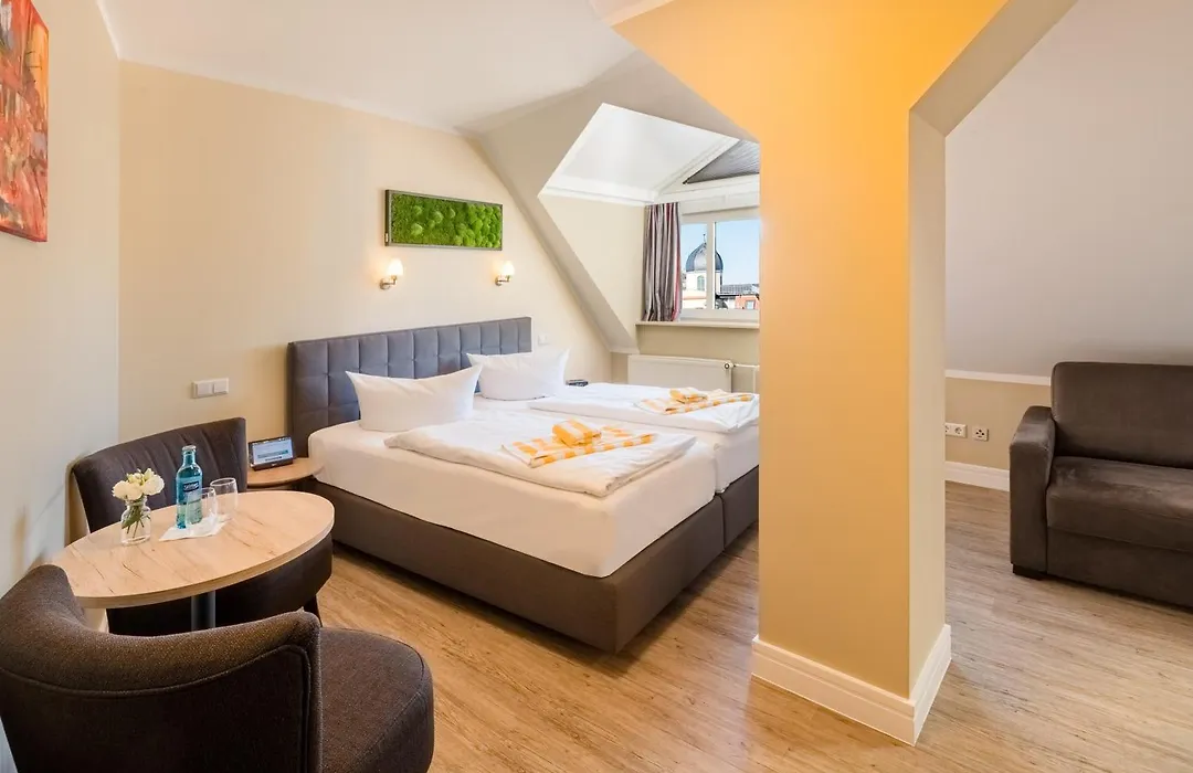 Hotel-Pension Am Schwanenteich-1