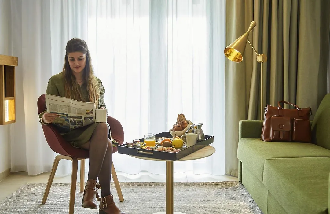 Mercure Avignon Tgv Hotel & Spa-1