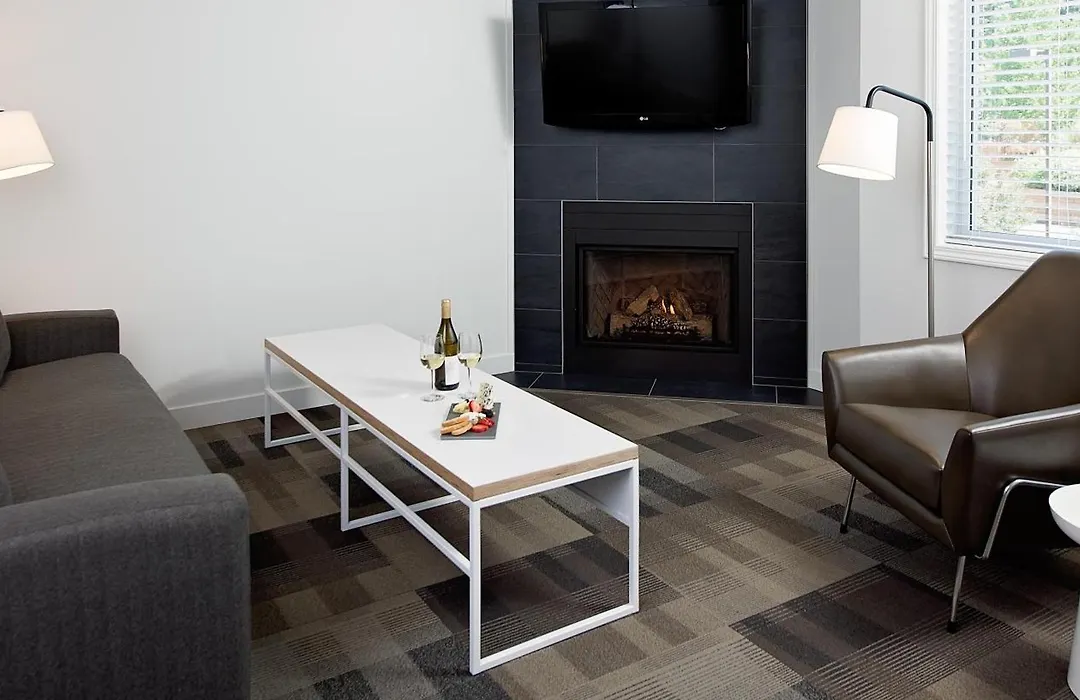 Coast Canmore Hotel & Conference Centre-1