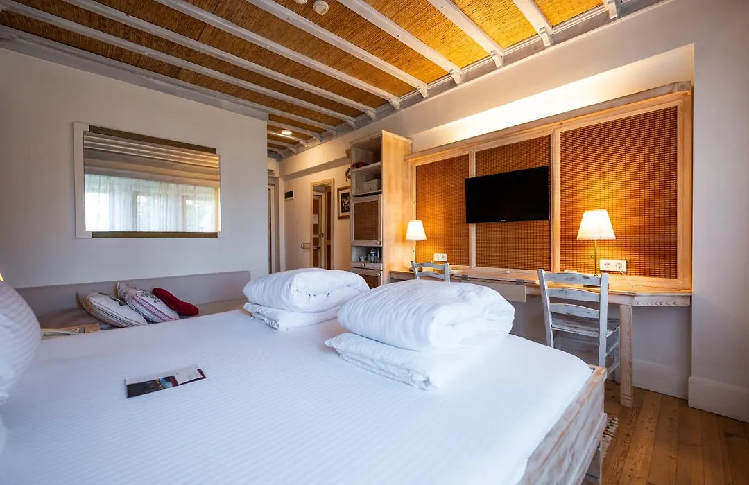 El Vino Hotel & Suites-1