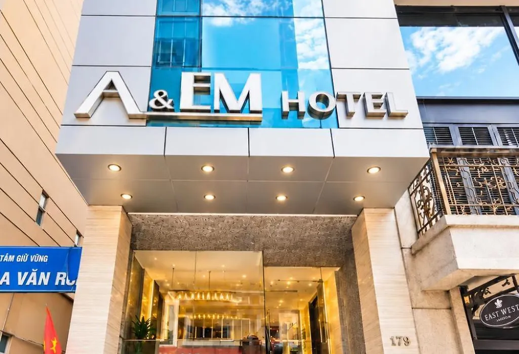 A&Em - The Petit Hotel-1