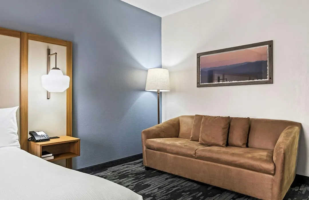Fairfield Inn & Suites Clarksville-1