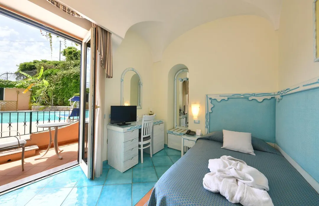 Hotel Bellevue Benessere & Relax-1