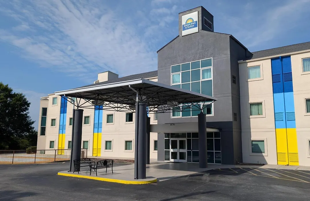 Days Inn & Suites By Wyndham Augusta Near Fort Eisenhower-1