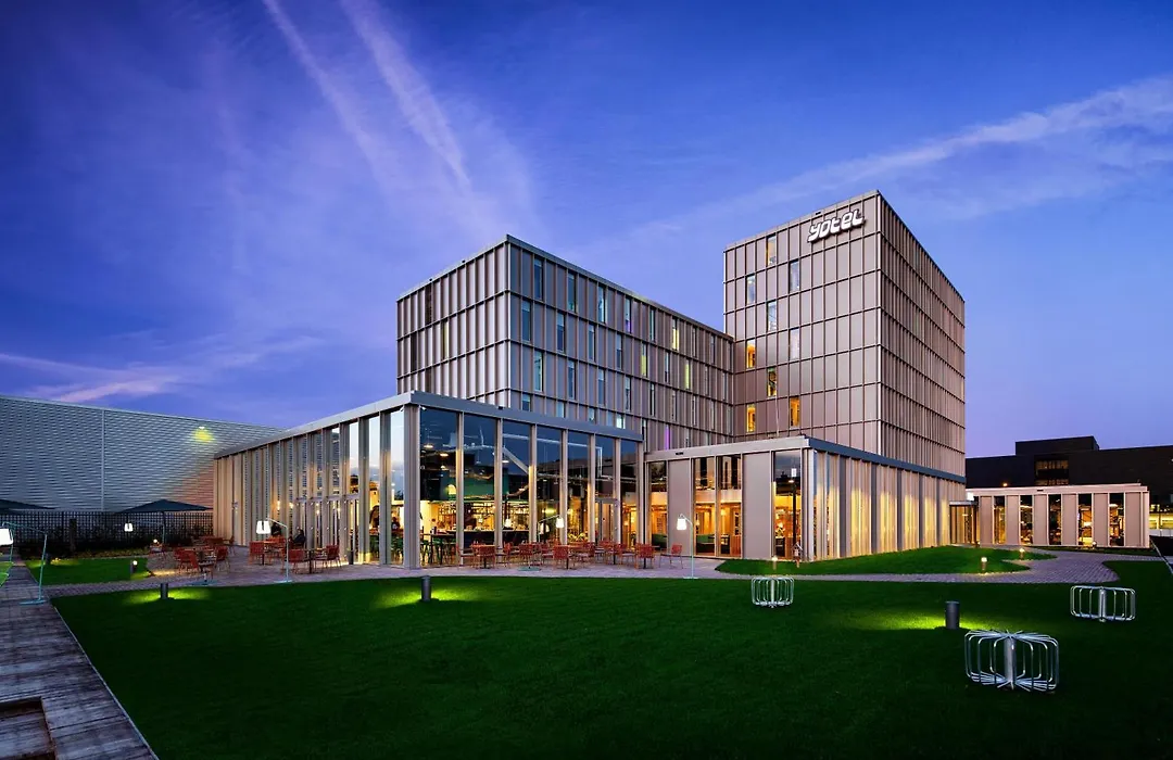 Yotel Amsterdam-1