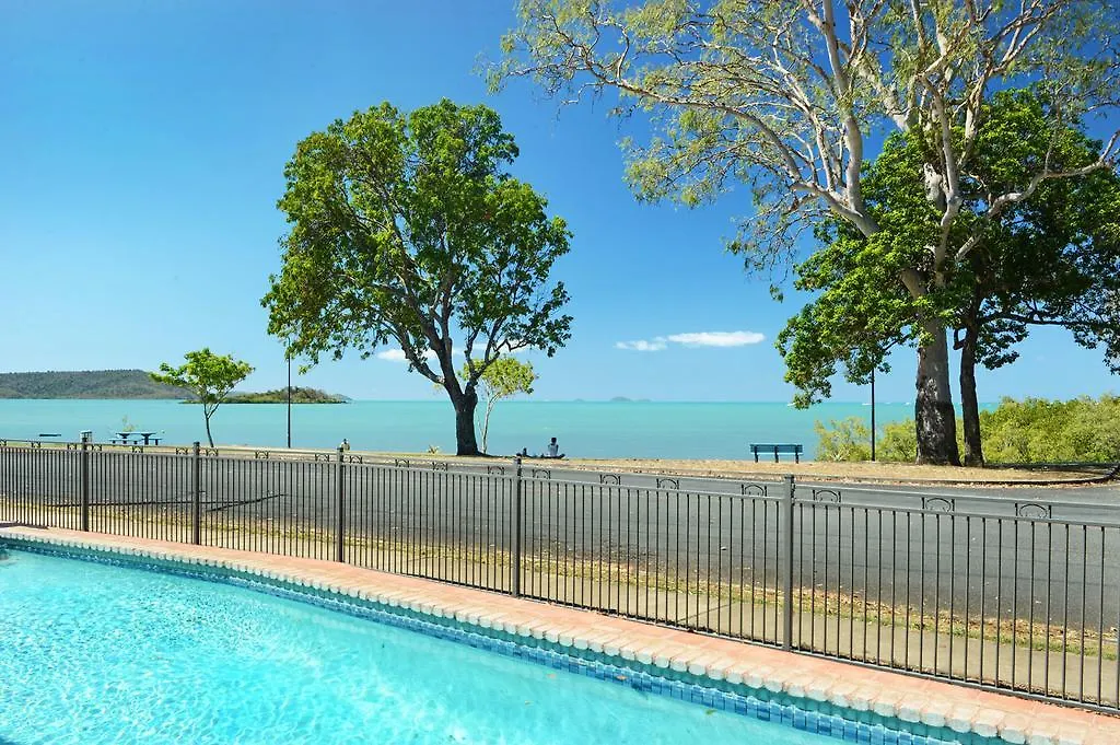 Whitsunday Waterfront Apartments-1