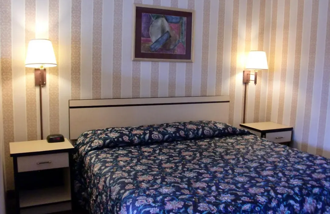 Travelstar Inn & Suites-1
