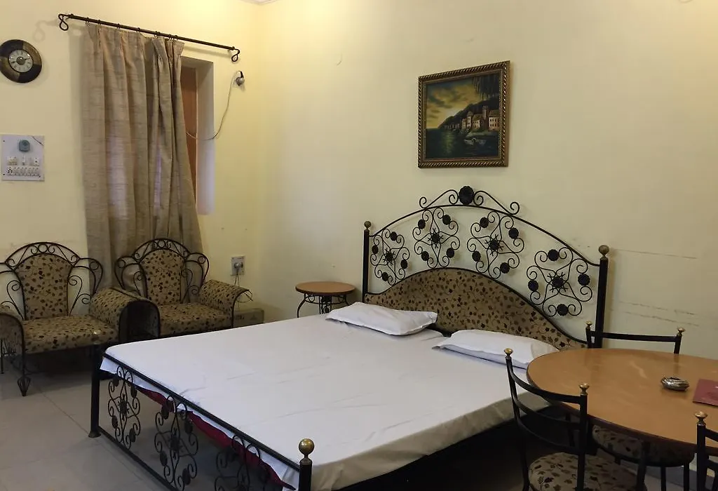 Central Hotel-1