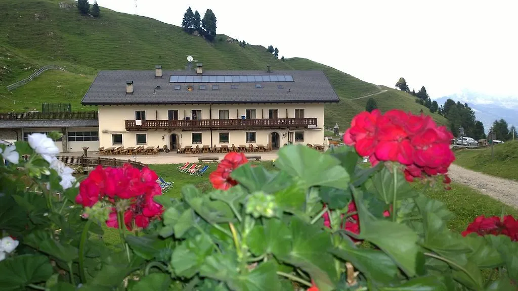 Mahlknechthuette Seiseralm-1