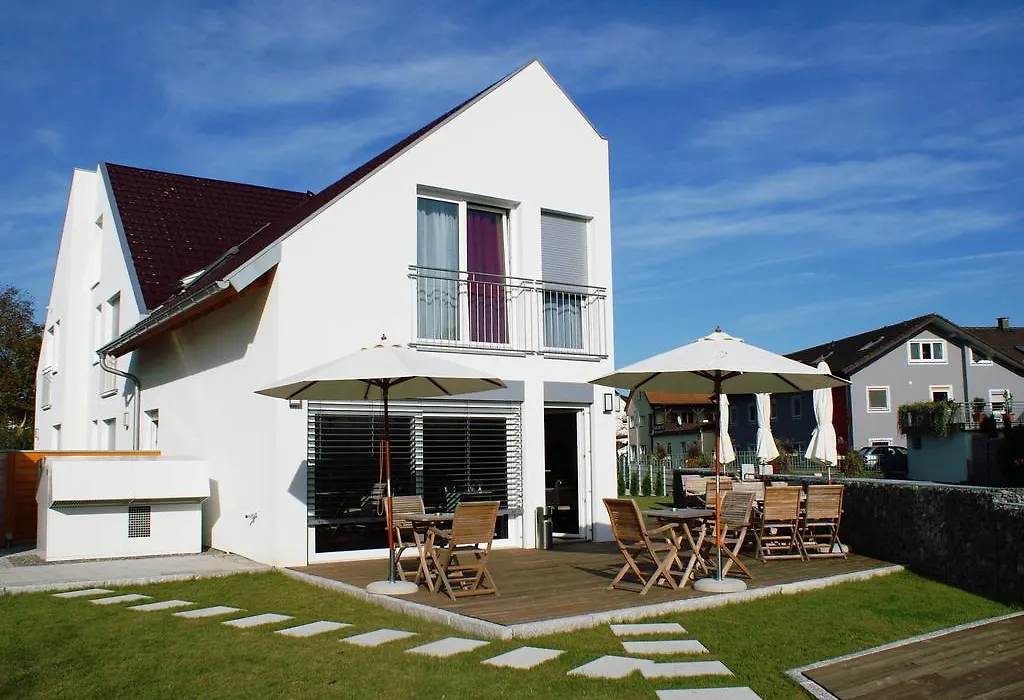 R & J Hotel-1