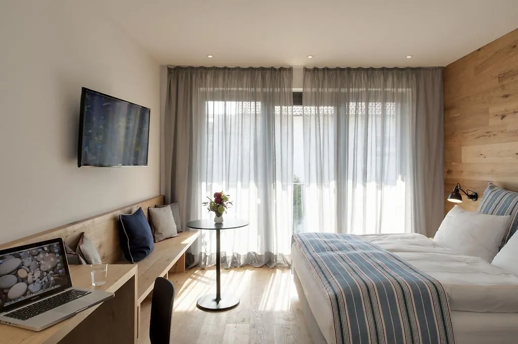 Hotel M120-1