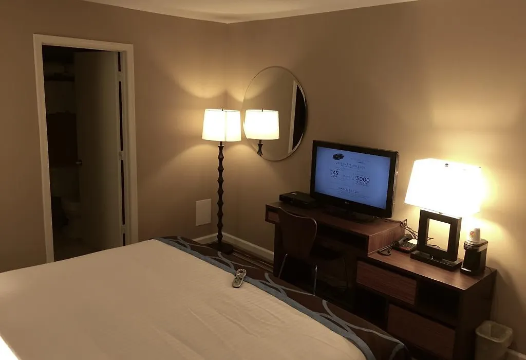 Super 8 By Wyndham Asbury Park-1