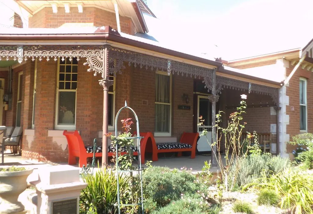 Lauralla B&B-1