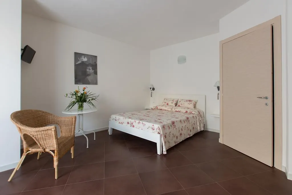 Affittacamere Le Giare-1