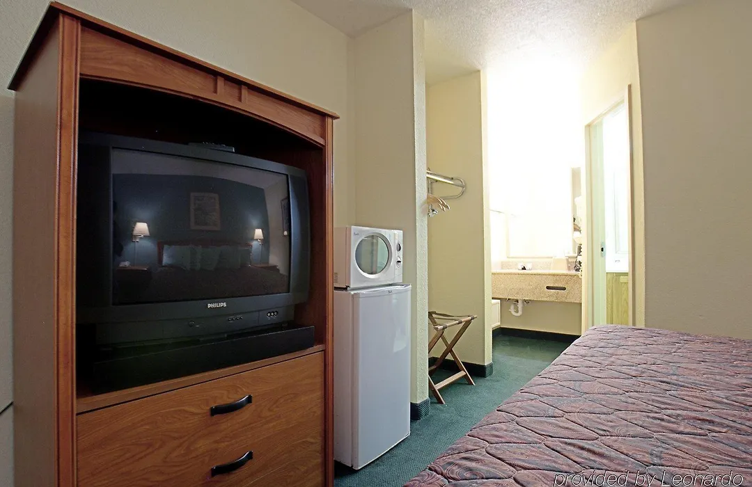Americas Best Value Inn Florida Turnpike & I-95-1