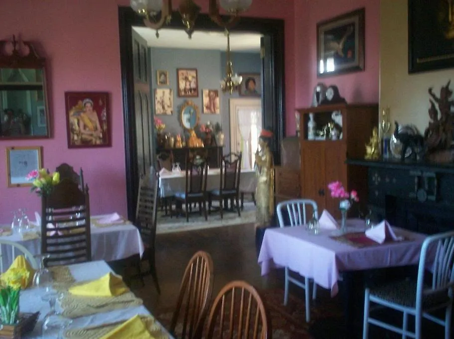 Ubon Thai Victorian Inn & Restaurant-1