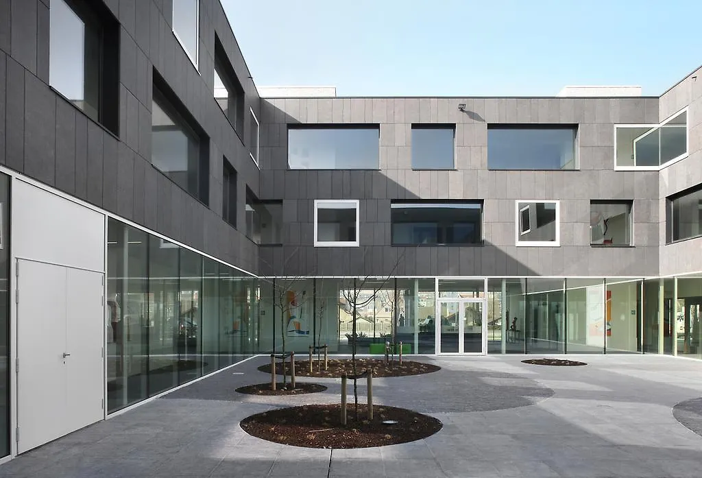 Hotel Middelpunt - Gratis Parking - Free Parking-1