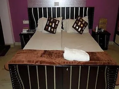 The Royal Nest-1