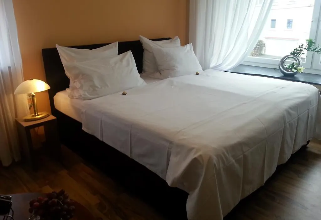 Hotel Zum Berggarten-1